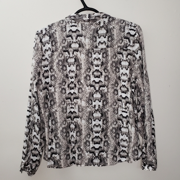 H&M Snakeskin Pattern Button Down shirt - Picture 2 of 5